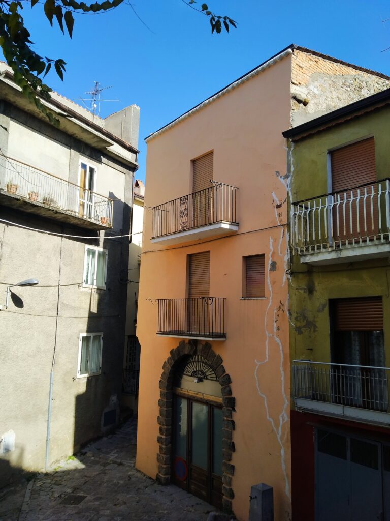 Casa indipendente nel centro urbano (via Boiardo, 8)