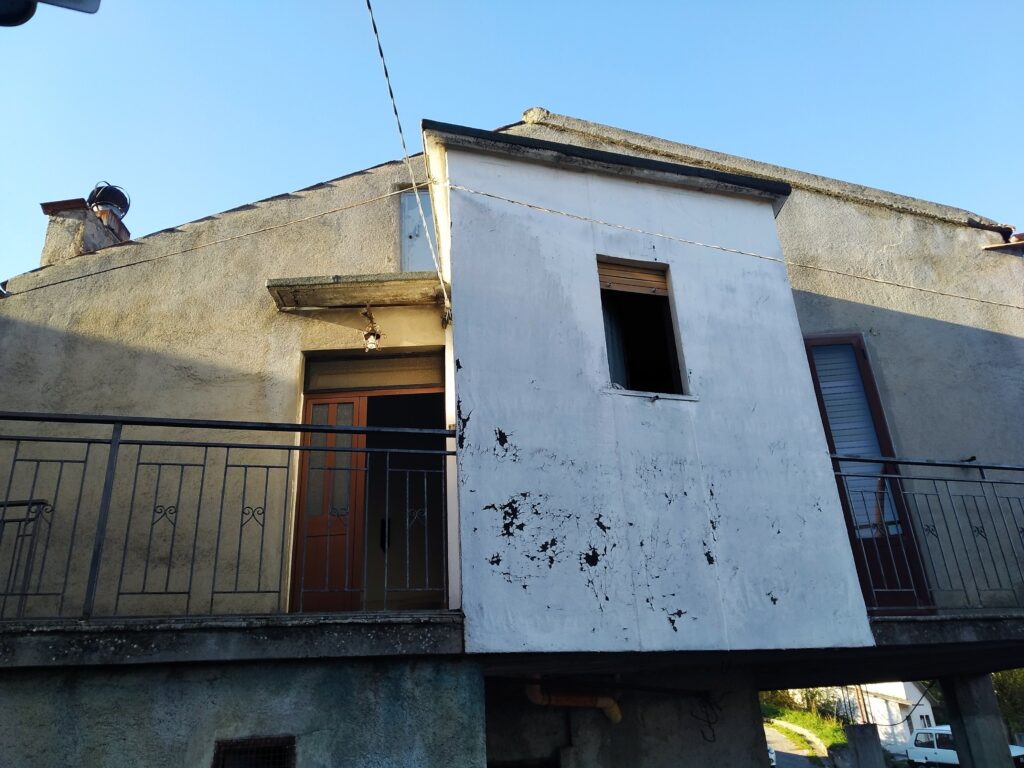 Detached house in the urban centre (via Pindaro, 5)
