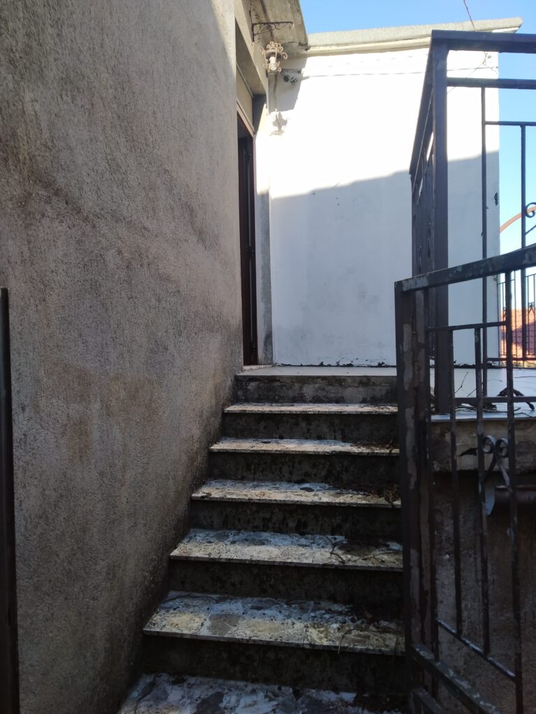 Detached house in the urban centre (via Pindaro, 5)