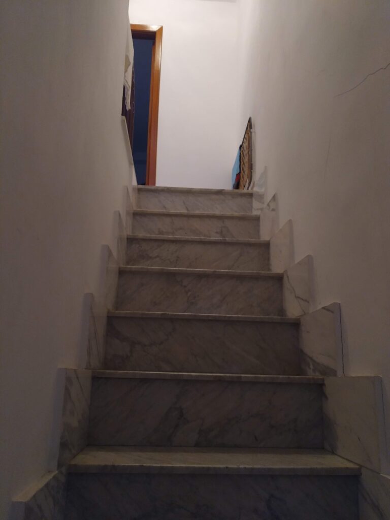 Casa indipendente nel centro urbano (via Salvator Rosa, 11)