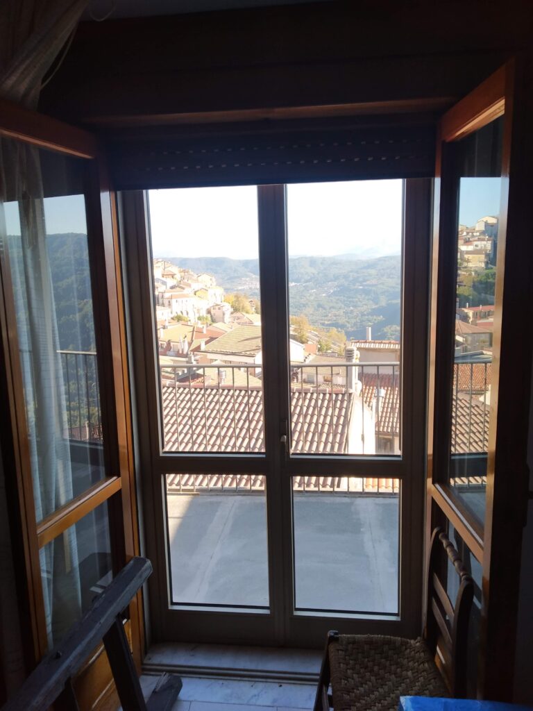 Casa indipendente nel centro urbano (via Salvator Rosa, 11)