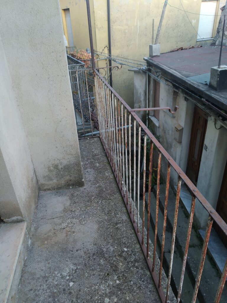 Detached house in the historic center (largo E. Pimmentel, 5)