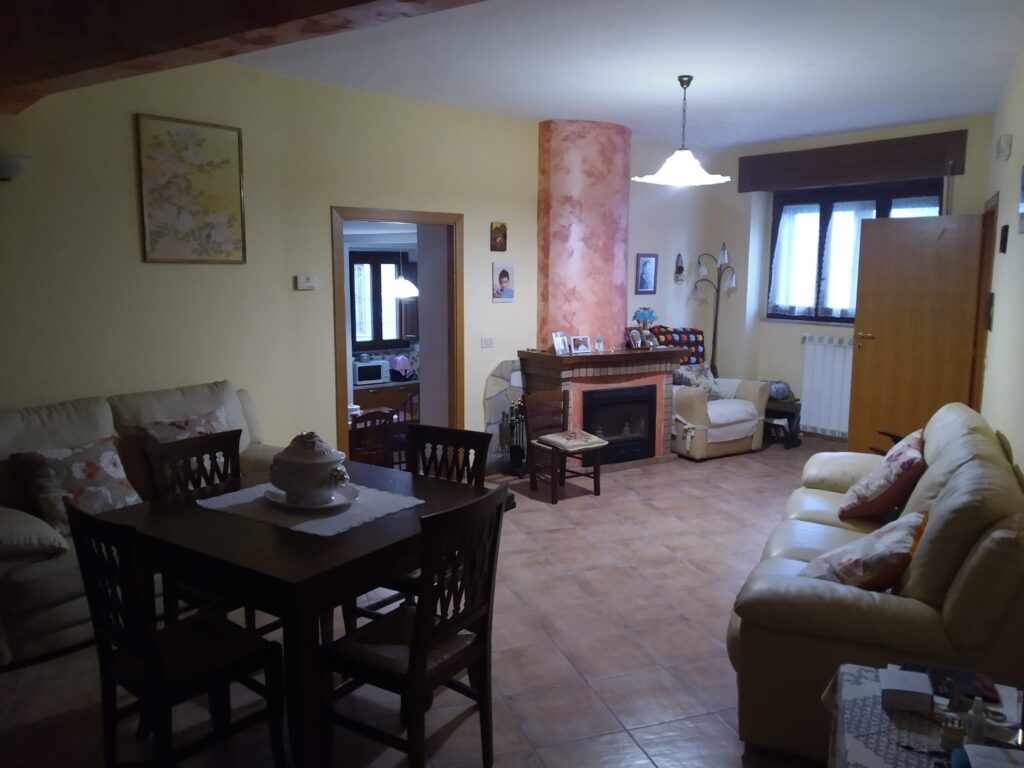 Detached house in the historic center (largo E. Pimmentel, 5)