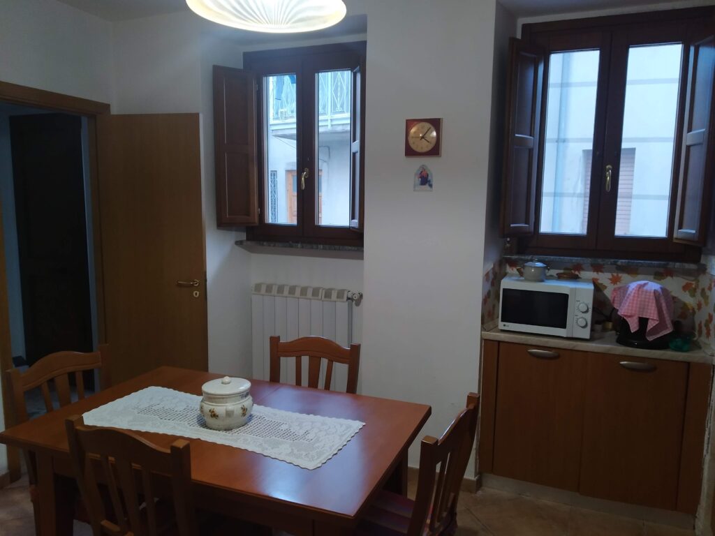 Detached house in the historic center (largo E. Pimmentel, 5)
