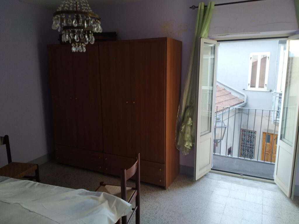 Detached house in the historic center (largo E. Pimmentel, 5)