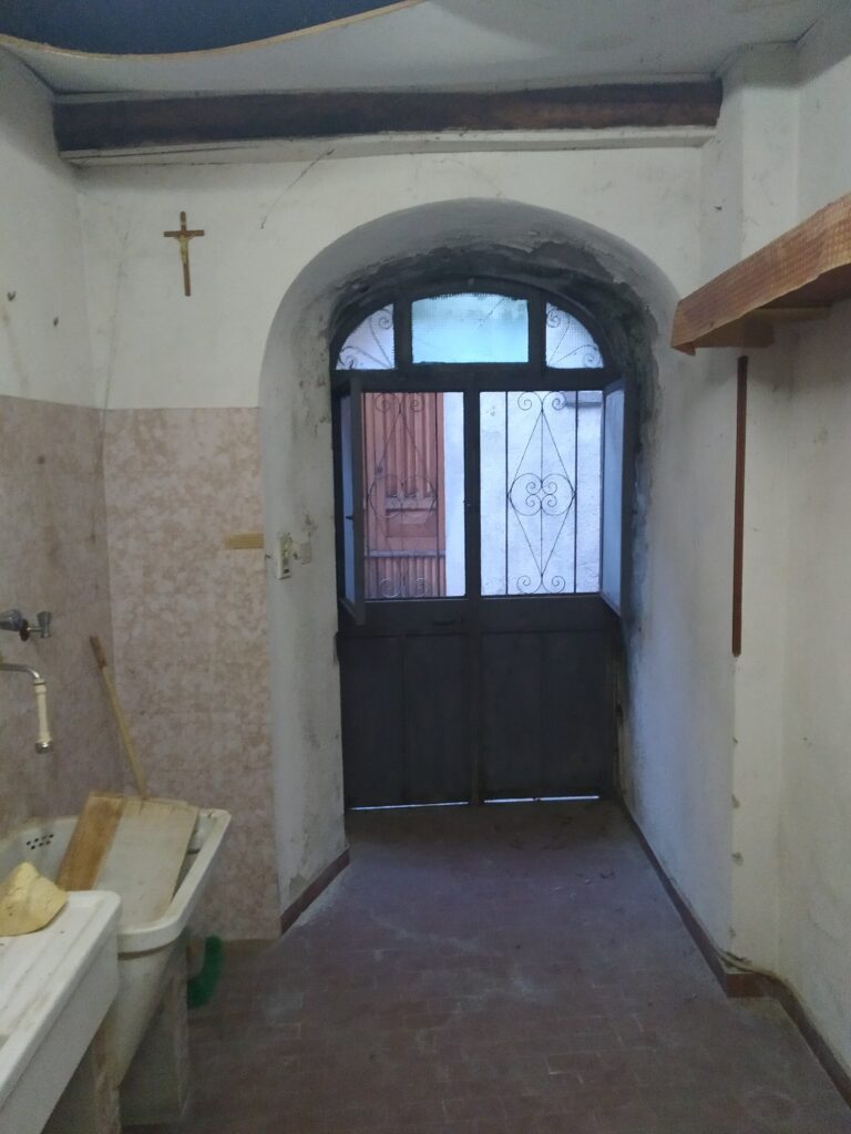 Detached house in the historic center (largo E. Pimmentel, 5)