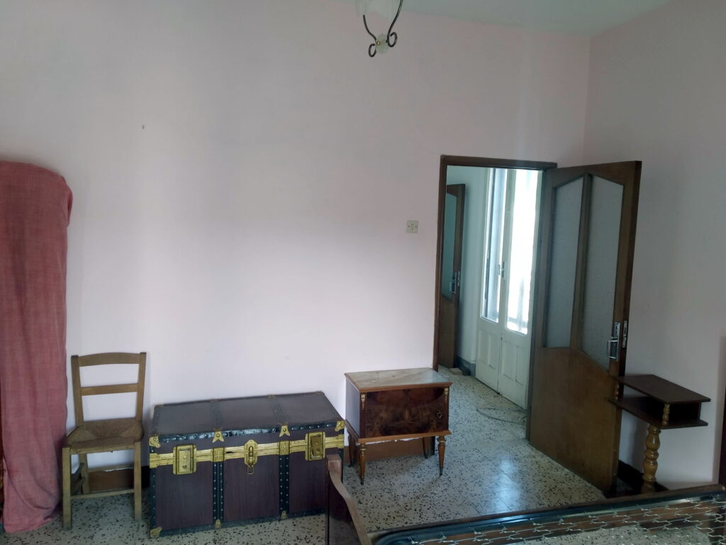 Casa indipendente nel centro urbano (piazza Indipendenza, 3)