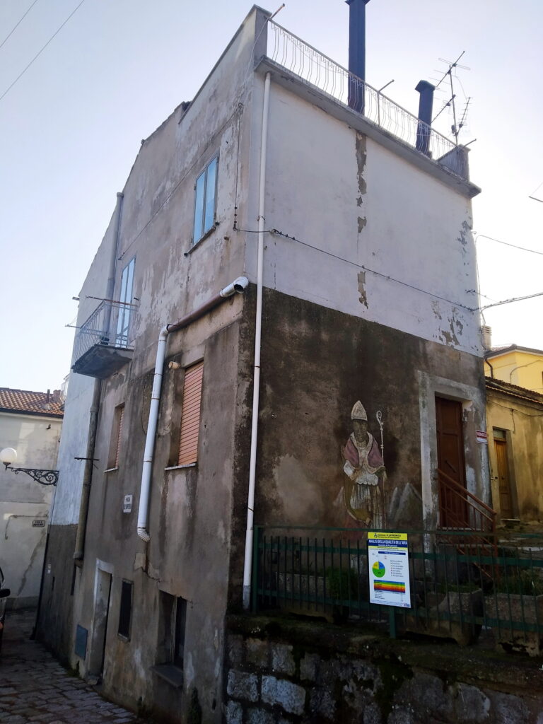 Casa indipendente nel centro urbano (piazza Indipendenza, 3)