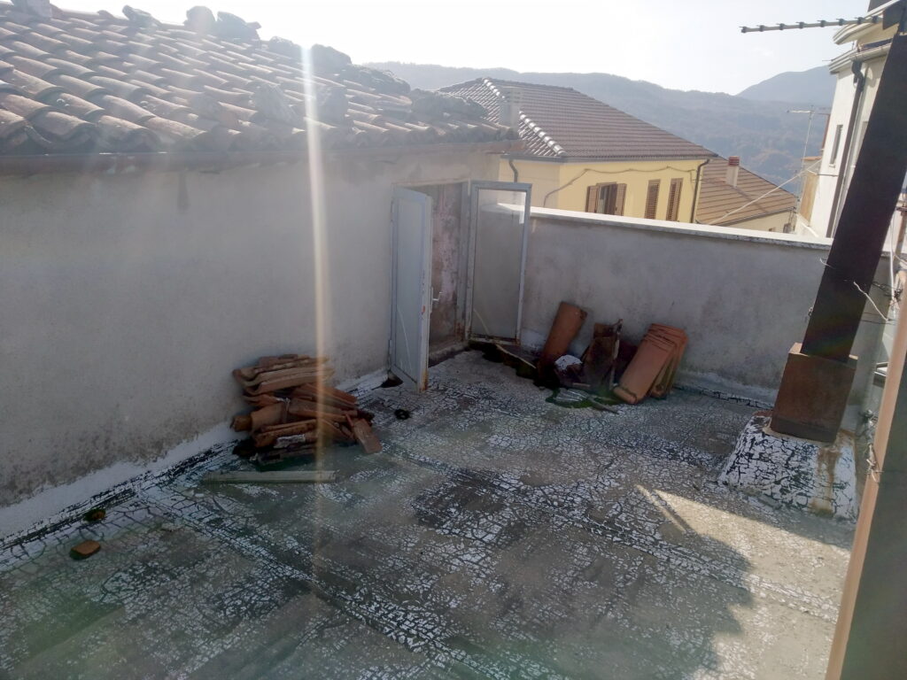 Casa indipendente nel centro urbano (piazza Indipendenza, 3)