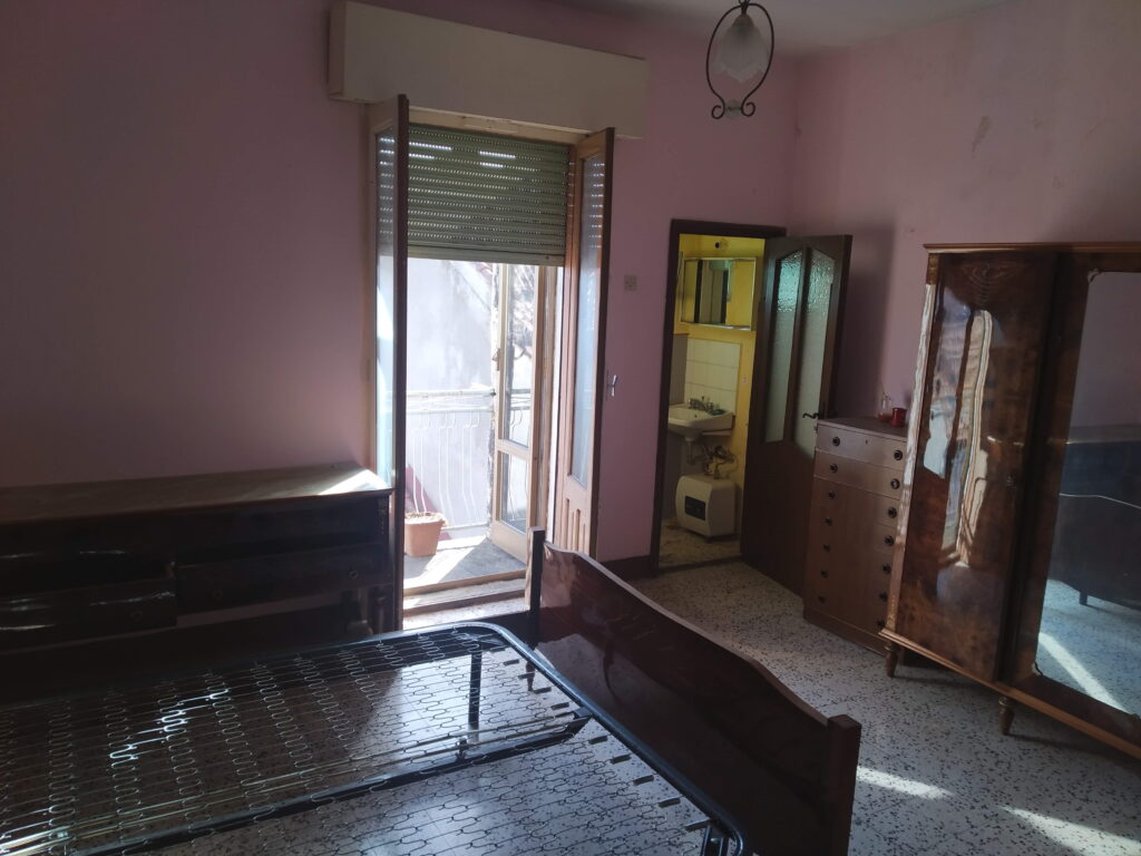 Casa indipendente nel centro urbano (piazza Indipendenza, 3)