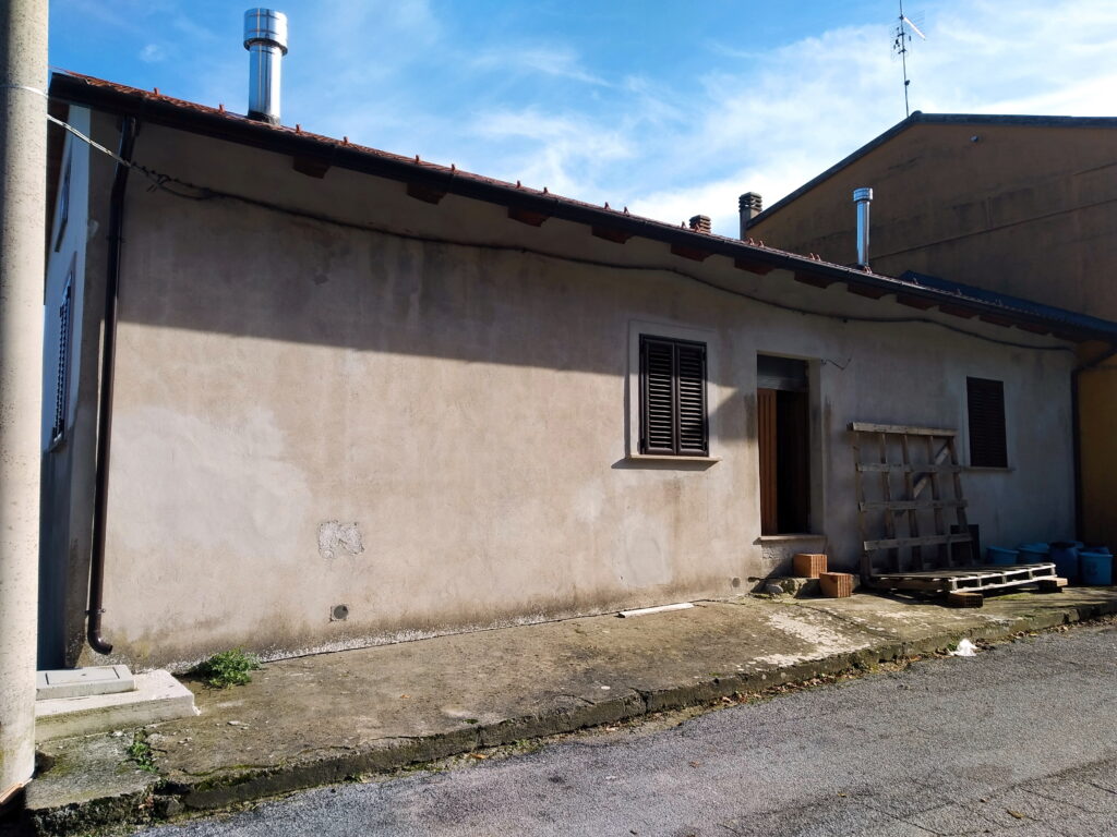Casa indipendente nel centro urbano (corso Vittorio Emanuele II°, 142)