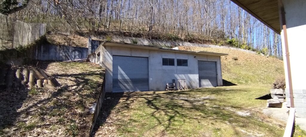 Villa with land in Mingarelli hamlet (via Mingarelli, 1)