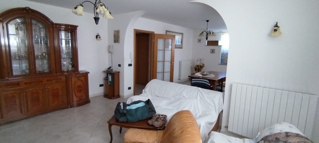 Villa with land in Mingarelli hamlet (via Mingarelli, 1)