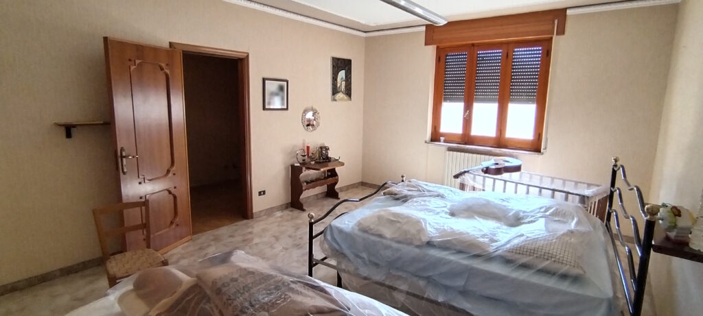 Villa with land in Mingarelli hamlet (via Mingarelli, 1)
