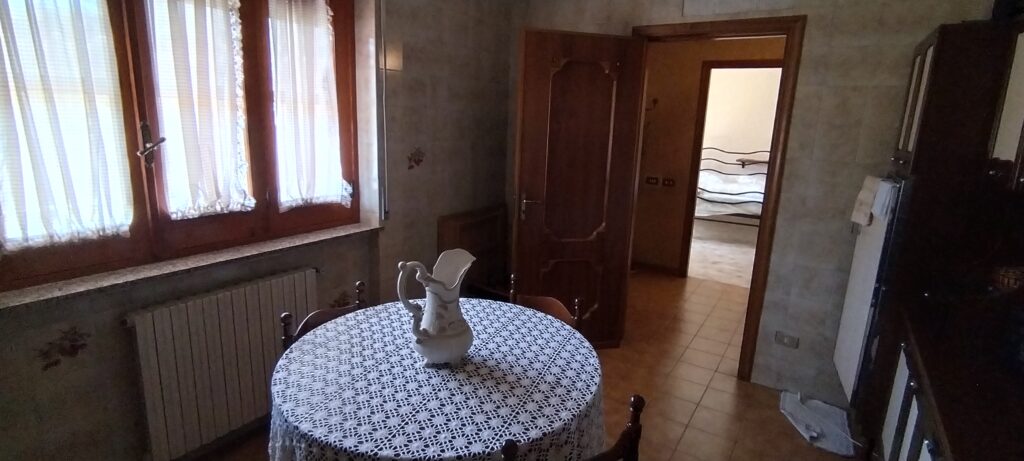 Villa with land in Mingarelli hamlet (via Mingarelli, 1)