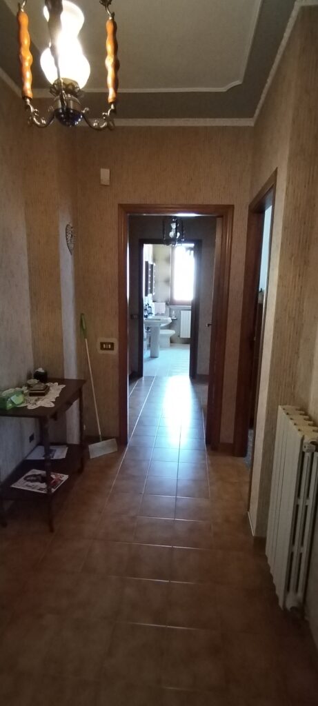 Villa with land in Mingarelli hamlet (via Mingarelli, 1)