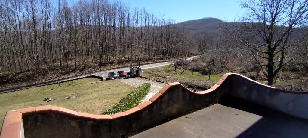Villa with land in Mingarelli hamlet (via Mingarelli, 1)
