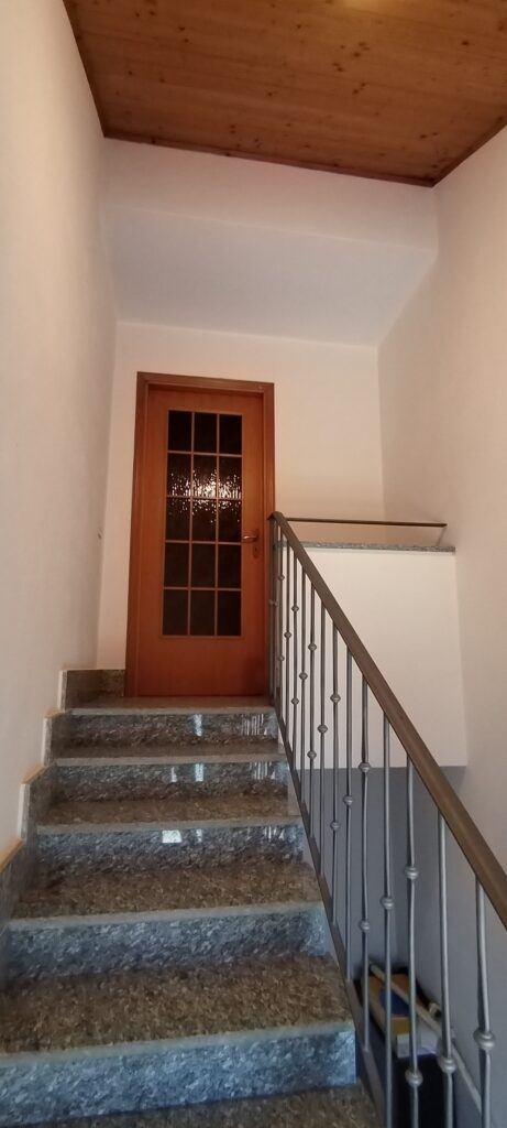 Villa with land in Mingarelli hamlet (via Mingarelli, 1)