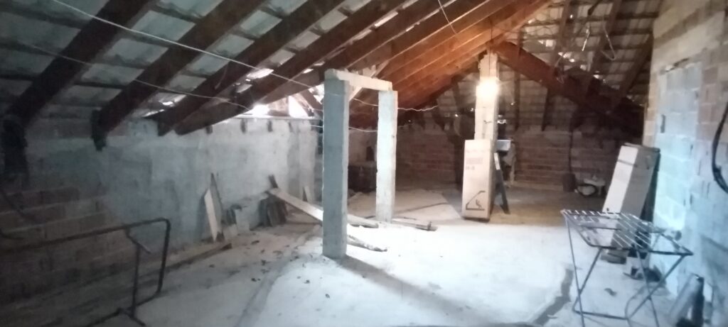 Villa with land in Mingarelli hamlet (via Mingarelli, 1)