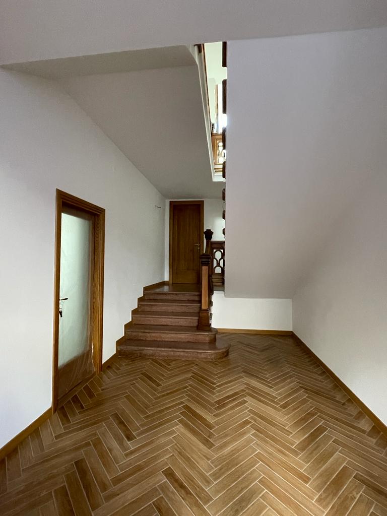 Attico nel centro urbano (via Lacava, 34)