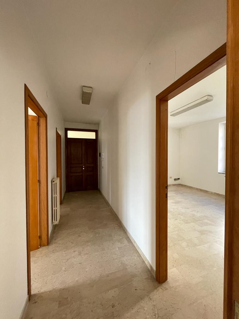 Attico nel centro urbano (via Lacava, 34)