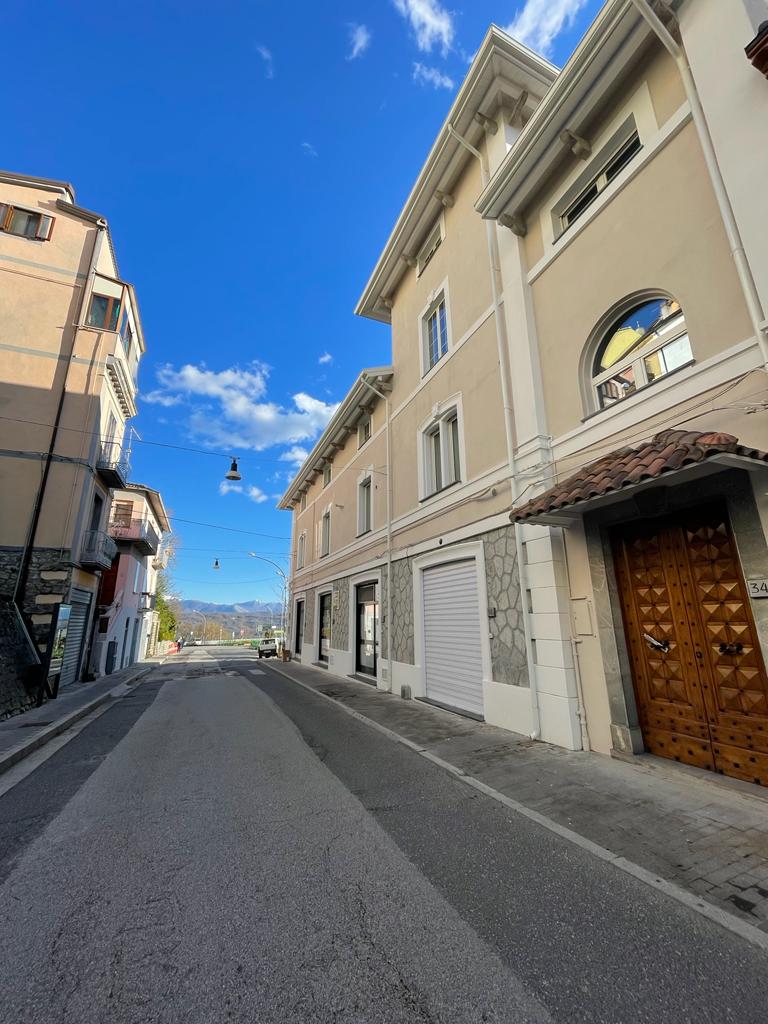 Attico nel centro urbano (via Lacava, 34)
