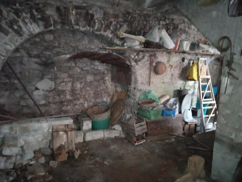 Casa indipendente nel centro urbano (via Esopo, 4)
