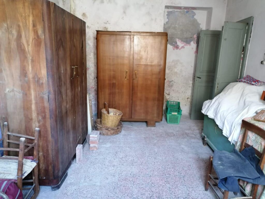 Casa indipendente nel centro urbano (via Esopo, 4)