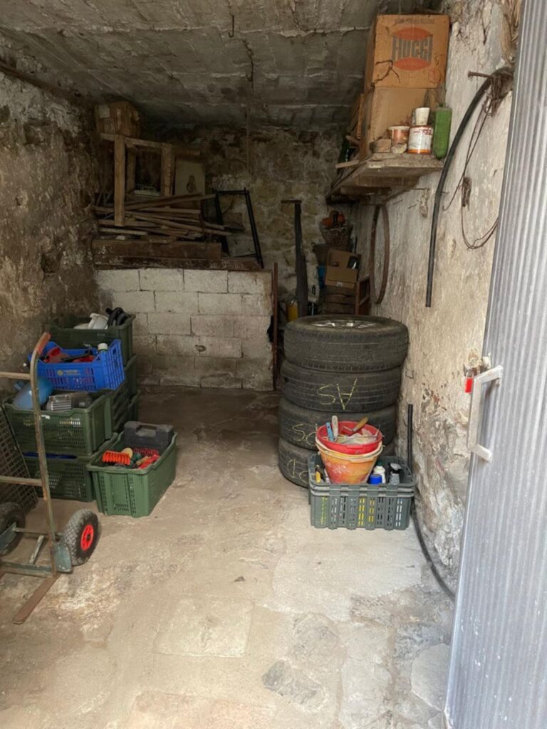 Casa indipendente nel centro urbano (via Esopo, 4)