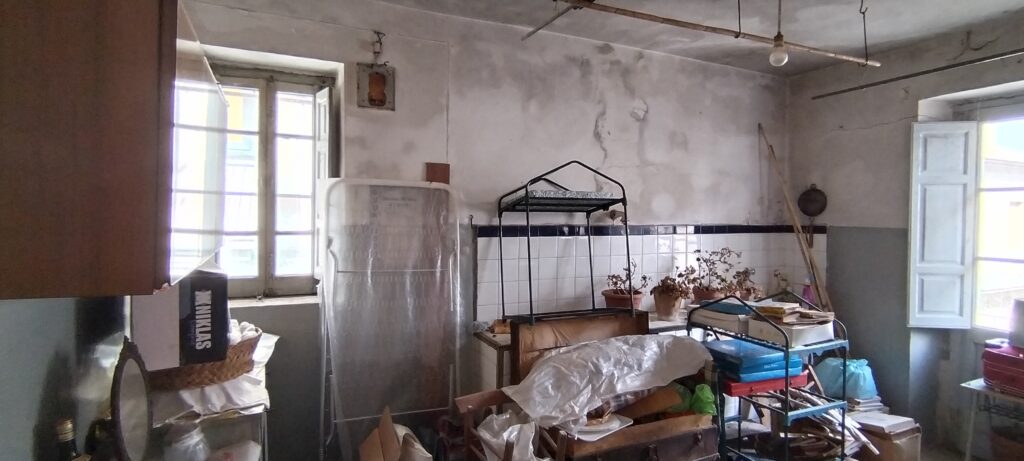 Casa indipendente nel centro urbano (via Esopo, 4)