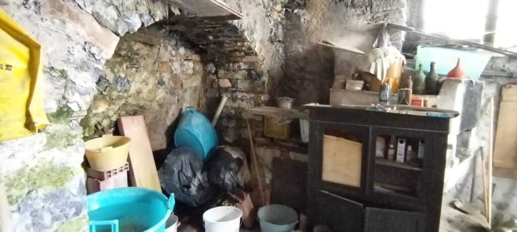 Casa indipendente nel centro urbano (via Esopo, 4)