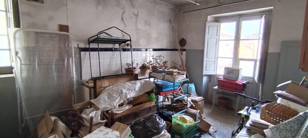 Casa indipendente nel centro urbano (via Esopo, 4)