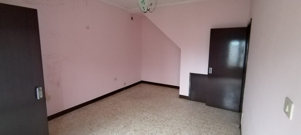 Casa indipendente nel centro urbano (via Plauto, 11)
