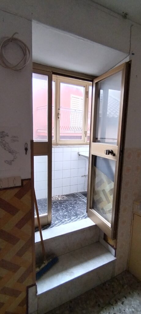 Casa indipendente nel centro urbano (via Plauto, 11)