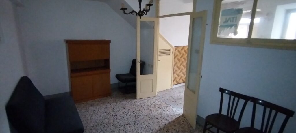 Casa indipendente nel centro urbano (via Plauto, 11)