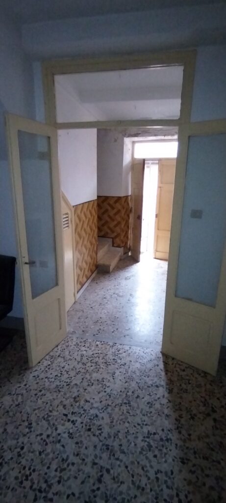 Casa indipendente nel centro urbano (via Plauto, 11)