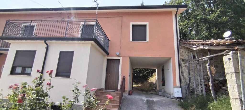 Detached house in a rural area (c.da Cursone, 6)