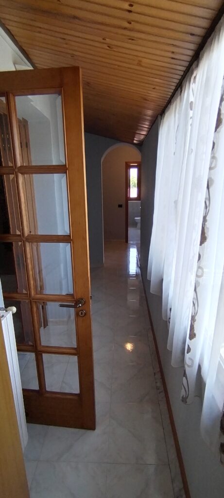 Detached house with land in Varrazzo hamlet (c.da Varrazzo, 25)