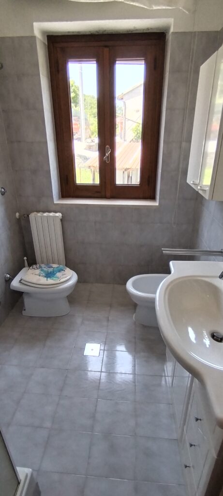 Detached house with land in Varrazzo hamlet (c.da Varrazzo, 25)