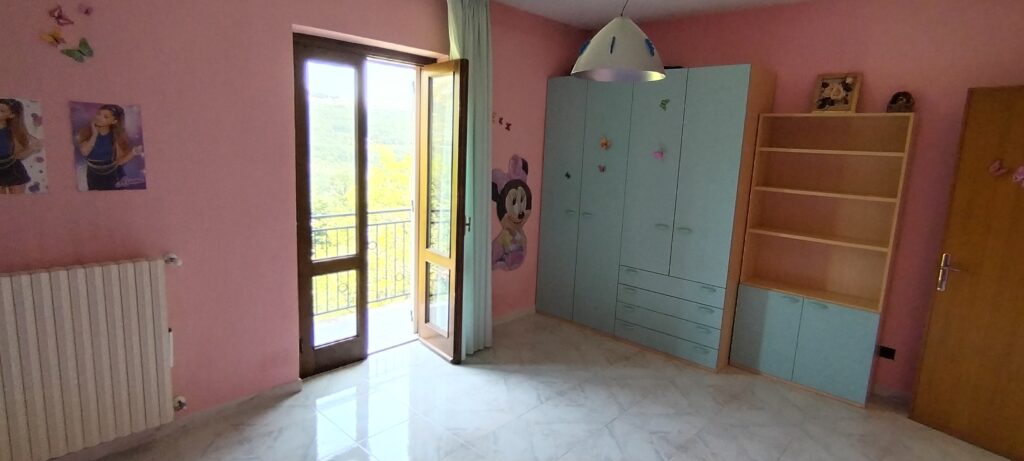 Detached house with land in Varrazzo hamlet (c.da Varrazzo, 25)