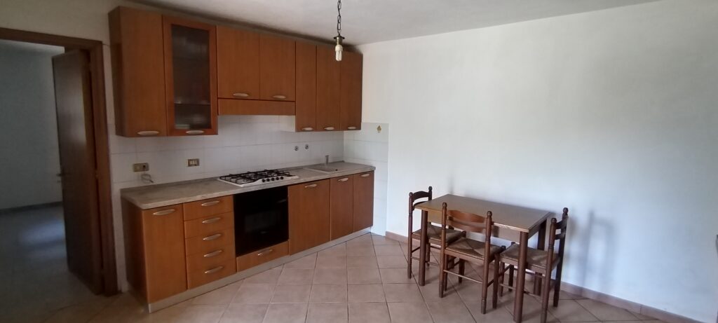 Detached house with land in Varrazzo hamlet (c.da Varrazzo, 25)