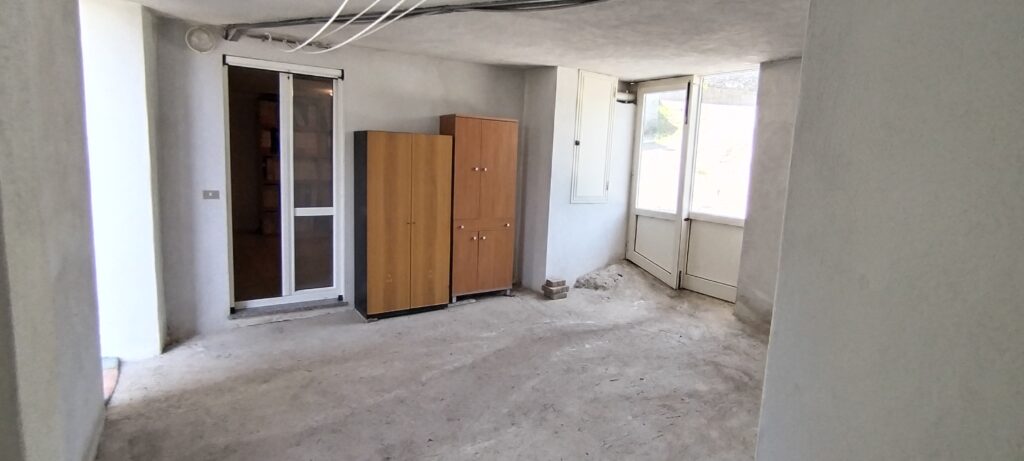 Detached house with land in Varrazzo hamlet (c.da Varrazzo, 25)