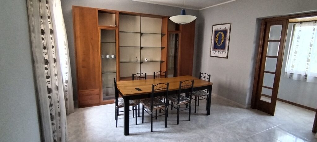 Detached house with land in Varrazzo hamlet (c.da Varrazzo, 25)