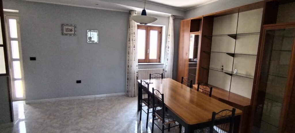 Detached house with land in Varrazzo hamlet (c.da Varrazzo, 25)