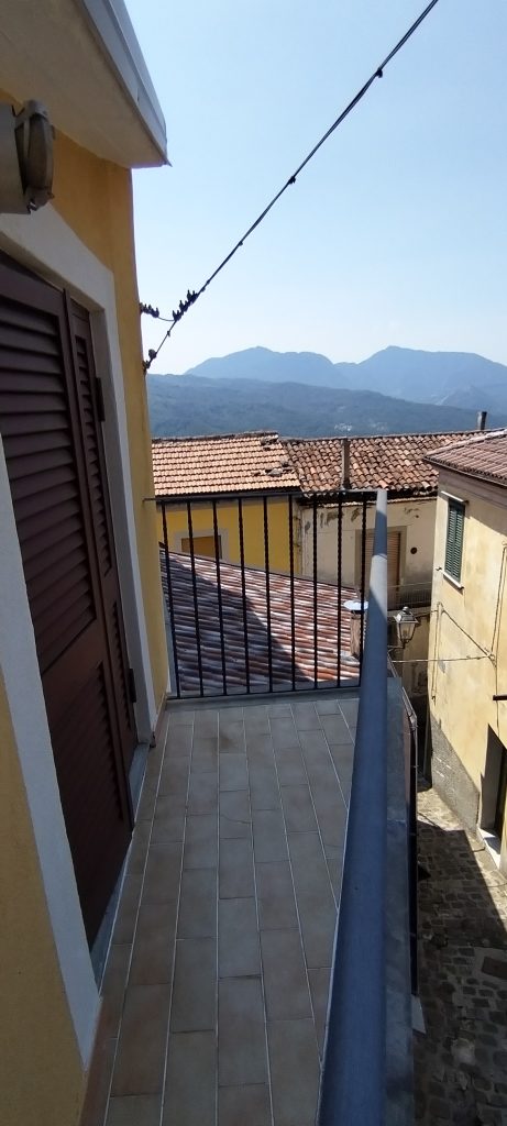 Detached house in the historic center (via Dante, 67)