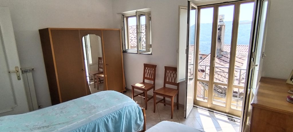 Detached house in the historic center (via Dante, 67)