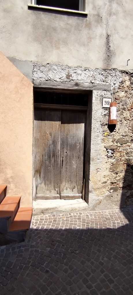 Detached house in the historic center (via Dante, 67)
