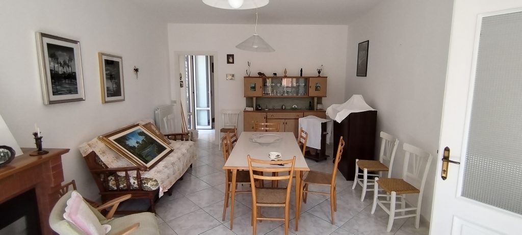 Detached house in the historic center (via Dante, 67)