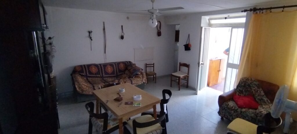 Casa indipendente con terreno e garage (c.da Mirricchio, 3-4)