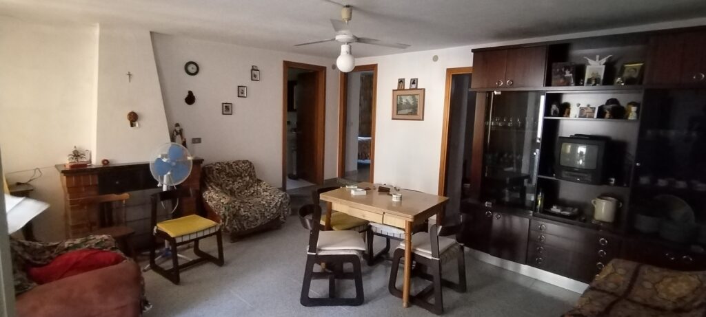 Casa indipendente con terreno e garage (c.da Mirricchio, 3-4)